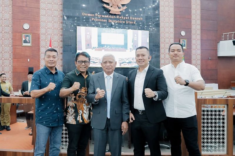 Reses laporan hasil reses ini menjadi salah satu bentuk pertanggungjawaban politik dan moral anggota DPRD kepada masyarakat - Foto 1