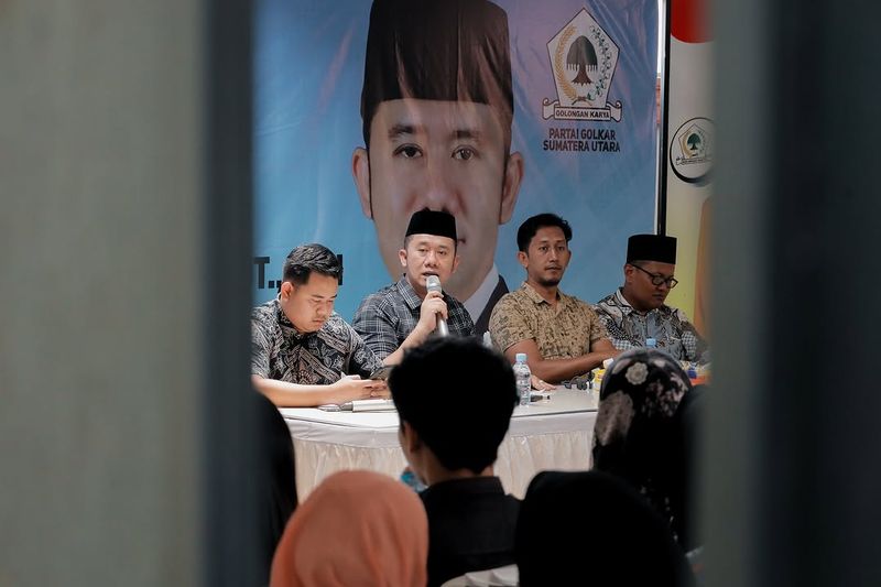 Wakil rakyat bukan hanya hadir di ruang sidang, tapi juga hadir - Foto 5